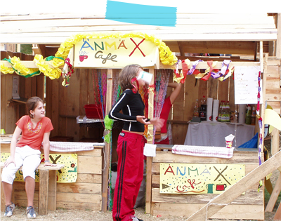 働いて得たミミュで土地を買い、お店を持つ